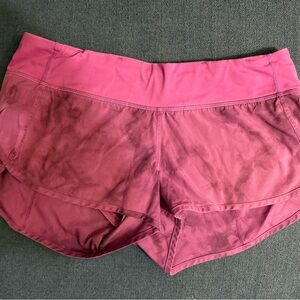 lululemon “Speed Up” Shorts – Size 8 – Berry Tonal Print – Excellent Condition